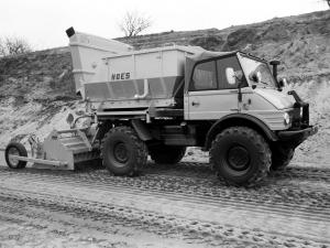 Mercedes-Benz Unimog 406